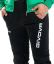 vyšité logo na stehně, kapsy bez zipu